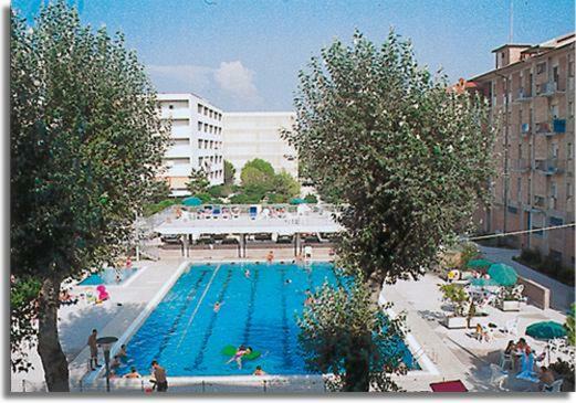 بيبيوني Condominio Res. Palace المظهر الخارجي الصورة